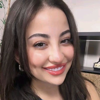 WELL LOVING AND RELIABLE TO HAVE 😍😍😍😍😍🥰🥰🥰CARING LOVING SMILLING WOMAN