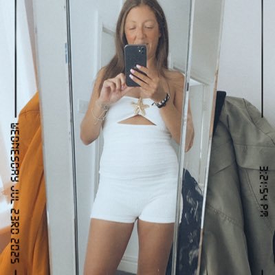 @clarecrichton