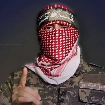 فألْقَىٰ مُوسَىٰ عَصَاهُ فَإِذَا هِيَ تَلْقَفُ مَا يَأْفِكُون