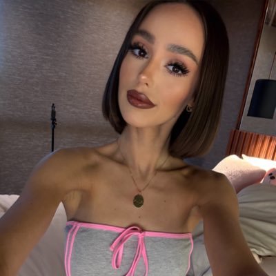 ♏️Brazilian/American model | 📽Collabs: christinasage36@gmail.com | 💌Check my VIP link for private chats👇