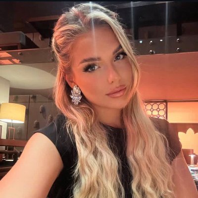 ShugarLyra's profile picture. Bsc.Psychology || Web designer || Writer || Poet