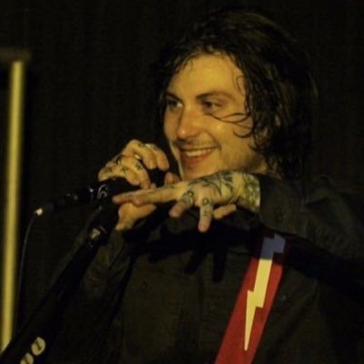 expanded bio for shows! person with mcr5 tattoo, #southerntwt, I HATE @thejetssetlife