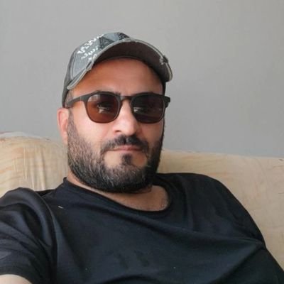 Sen içine yönel 
Dışından seni 
Habersiz sansınlar 
Ne güzel haldir ki o 
Sen akıllı ol 
Seni deli sansınlar
              Selman-ı Farisi (r.a)