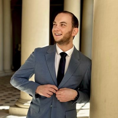 PeterCochet's profile picture. ⚜️ Compiègnois • 👔 Banquier • 🇫🇷 Patriote