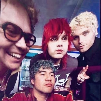 boybandthinker's profile picture. unscheduled posts about our favorite boyband. ⭐️
