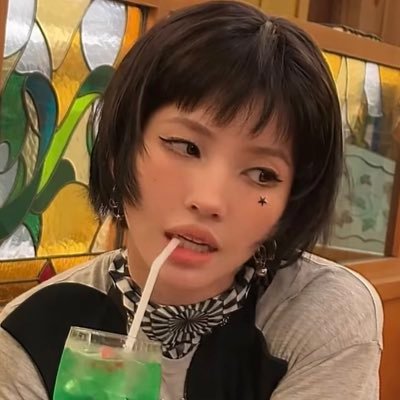 that one girl that can't shut up about jeon soyeon, brie larson, cloud strife and hwang hyunjin
