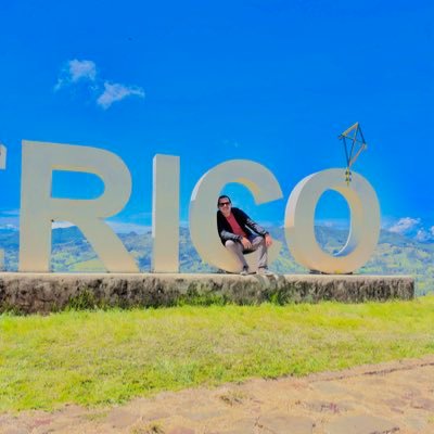 feleymor's profile picture. Enamorado de la vida. Padre. Licenciado en Ciencias Sociales. Amigo del que es amigo.