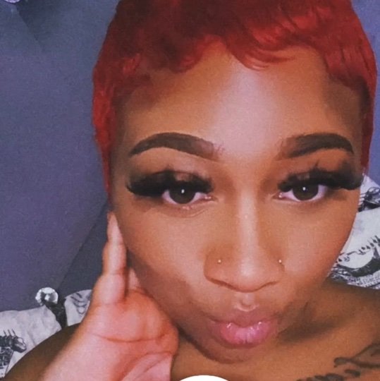 simoneetianna's profile picture. 