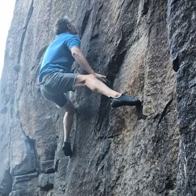 Lifelong proffesional rock climbing instructor.
Animal welfare advocate.
Classic car lover.Biker.
Fighting Cancer Hard👍