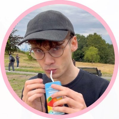 girlykittyboy's profile picture. tombur 🍥 pro fic , pro para 🧁 queer n trans 🍡 nineteen