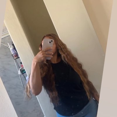 prettyeyez2x_'s profile picture. The Prize Choice 🏆😘 all about mines 🫶