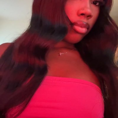 tatianairre's profile picture. 