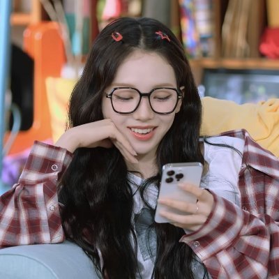Margot_epic's profile picture. The universe is laughing at us.