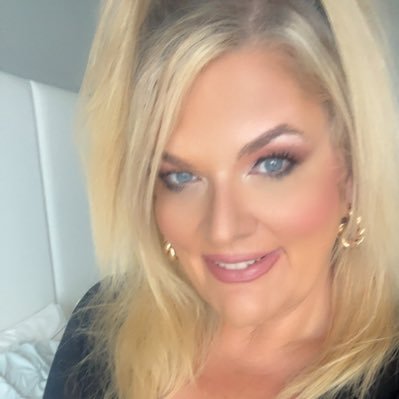 Southern girlie turned real estate pro. When I am not planting sold signs I will be cheering like hell for the Carolina Hurricanes &❤️Carolina Panthers