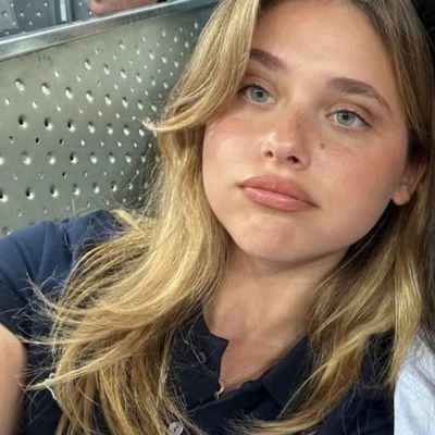 #culpables
nicole wallace • sideline • off campus 🏒 • maxton hall • nikkinoah stan