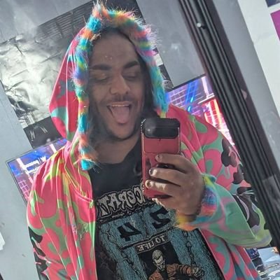 Streamer and I love to watch wrestling!
https://t.co/Py4XpgRQwf