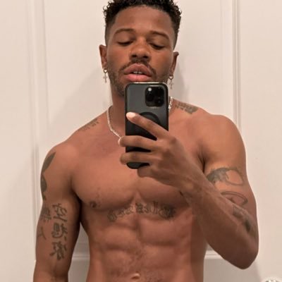 Shork King with a Big Black… | main account: @evwtkns | 3.3 million views on Xvideos