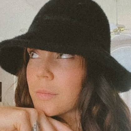 kat_her_ine12's profile picture. 