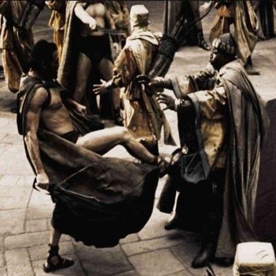 S'ils sont derrière toi protège les,S'ils sont à tes côtés respecte les,S'ils sont face à toi detruit les. Faire confiance? César fut tué par Brutus.💉0