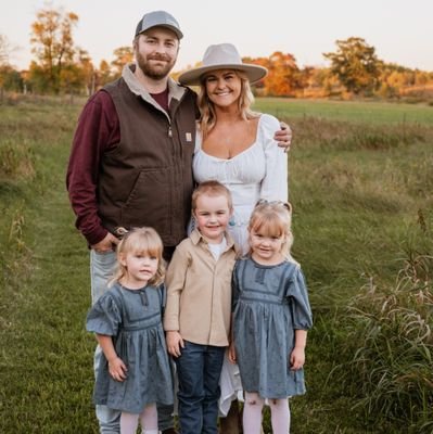 Rebecca_Lyn12's profile picture. 