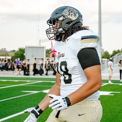 | Conroe High | C/O 2027 | OL | 6'4