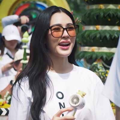 SNSD🩷 • Red Velvet 🎠 • LingOrm💜 • 00K 🦮 💫 • OrmKorn 🍳🥚 • Butterbear🐻 • 4EVE