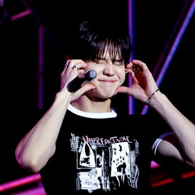 all4Beeeeast's profile picture. 넌 날 구원할 유일한 사람