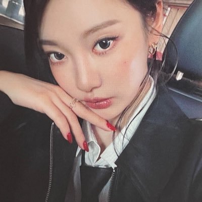 aespa photocard. The photos are not mine, if you want me to delete any photos you can dm me. Photos taken from xiaohongshu credits in the photo id.