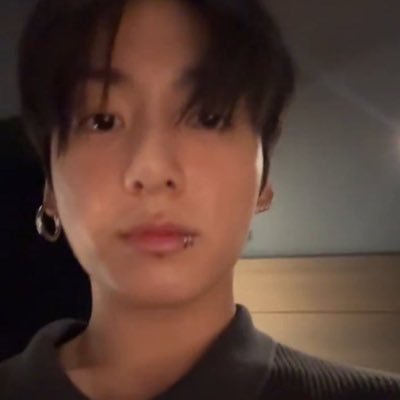 blogukie's profile picture. 050823 💐 only army acadêmica em fisioterapia, comentarista da vida e animes.