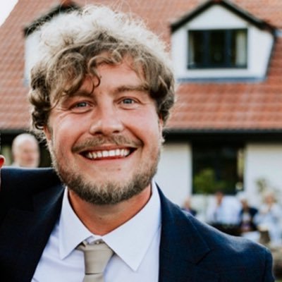 TomWarren1883's profile picture. UTG 💙