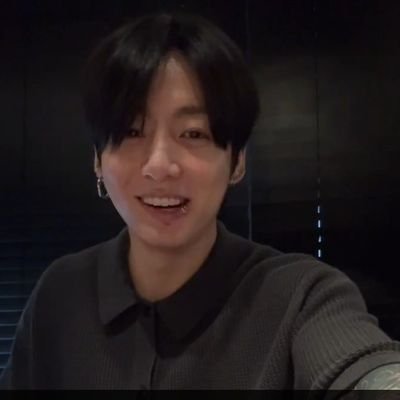 @BTS_twt  |soulmate @JkJiT7