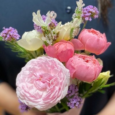 wmfFk1C3yb49807's profile picture. 日本語が好きです。 花木と犬と猫とマインクラフトが好きです。GOT（境井仁)になるべく修行
モンハン→大剣ひとすじ　
聡明で勇敢な女性の方々を尊敬しています。調べても分からないことがたくさんで、なぜなぜと失礼な質問をしてしまってすみません。クソリプというのですね！ごめんなさい 気を悪くされたらブロックしてください