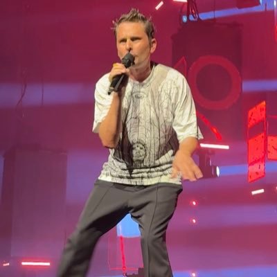 RXo945's profile picture. 日本に来日する海外アーティストに貢いでいるアカウントがこちらです→FUJIROCK、MUSE、Fred again、その他色々。誤字が多いタイプです。めんどくさいのはブロックします