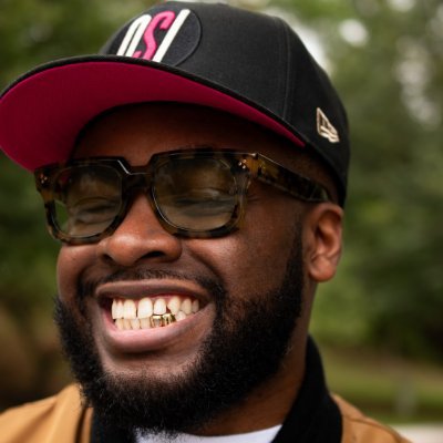 Owner of ISO by Davon Ford. Co-host of @LooseLacesPod.
Purveyor & creator of the world's finest eyewear. Varsity Jacket expert.
Clothing designer.