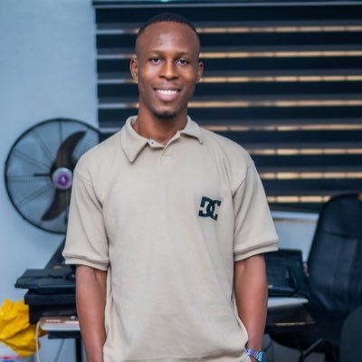 UgoGodwin001's profile picture. 