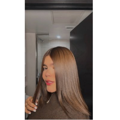 areisy10's profile picture. 