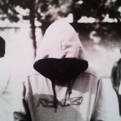 fallamoe's profile picture. Visual Artist & Mixed Media Enthusiast