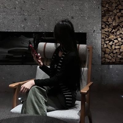 xoguuru's profile picture. 