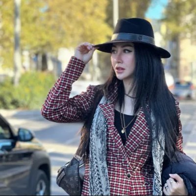 🌷 Pretty in my own way 💄 Makeup lover 📸 Capturing moments of joy and style!