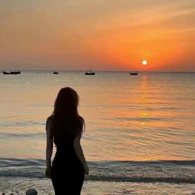Be a simple and hardworking girl, and life will reward you with the most beautiful scenery. Don't envy others, just work hard quietly and be your own light.