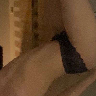 obsessval's profile picture. Twink, femboy and hot 🫦🔥 OPEN DM💌