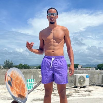 25 year old 😈 laid back. SPENDERS ONLY 💰💰. ONLYFANS is where I post the most 😎
