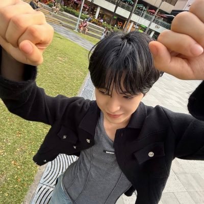 very normal about Yushi (Korean: 유우시; Japanese: ユウシ) is a Japanese singer under SM Entertainment. He is a member of the boy group NCT and its sub-unit NCT WISH.