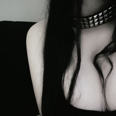 shesv4mp's profile picture. 