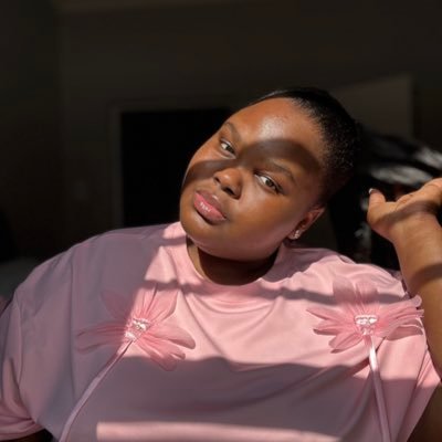 Zulu Girl 🇿🇦🇿🇦 Intercultural Comm. graduate (Cum Laude)🎓 Producer @izindabazethu