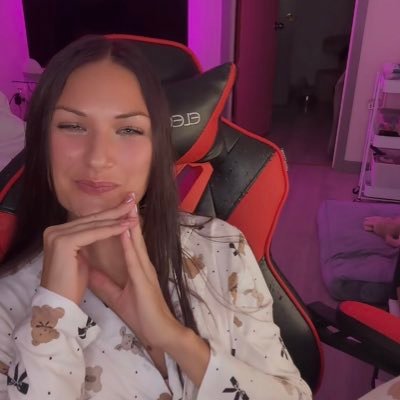 gigipaula66's profile picture. hi let’s be friends 🌚💕🥹