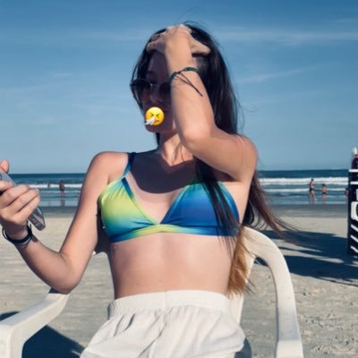 larii_0777's profile picture. 