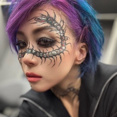 19歳 , 大阪大学, プロレス好き, 私は日本出身です, 自分らしくあるということは、失った人を愛すること. AJ LEE, ASUKA, MERCEDES MONE NATAYLA NAOMI CHARLOTTE BAYLEY
