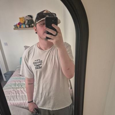 Tee Total Emo Music Listener (pronounced loser)
28 |
Tech Enthusiast |
England |
Learning to Reverse Engineer Malware |
@saferskxn 🐇💖
Healing.