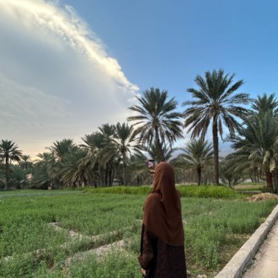 مشغولة تعيش🖤✨ حيثُ الأيام العادية وبين الخط والقهوة والبرمجة✍🏻👩🏻💻☕️